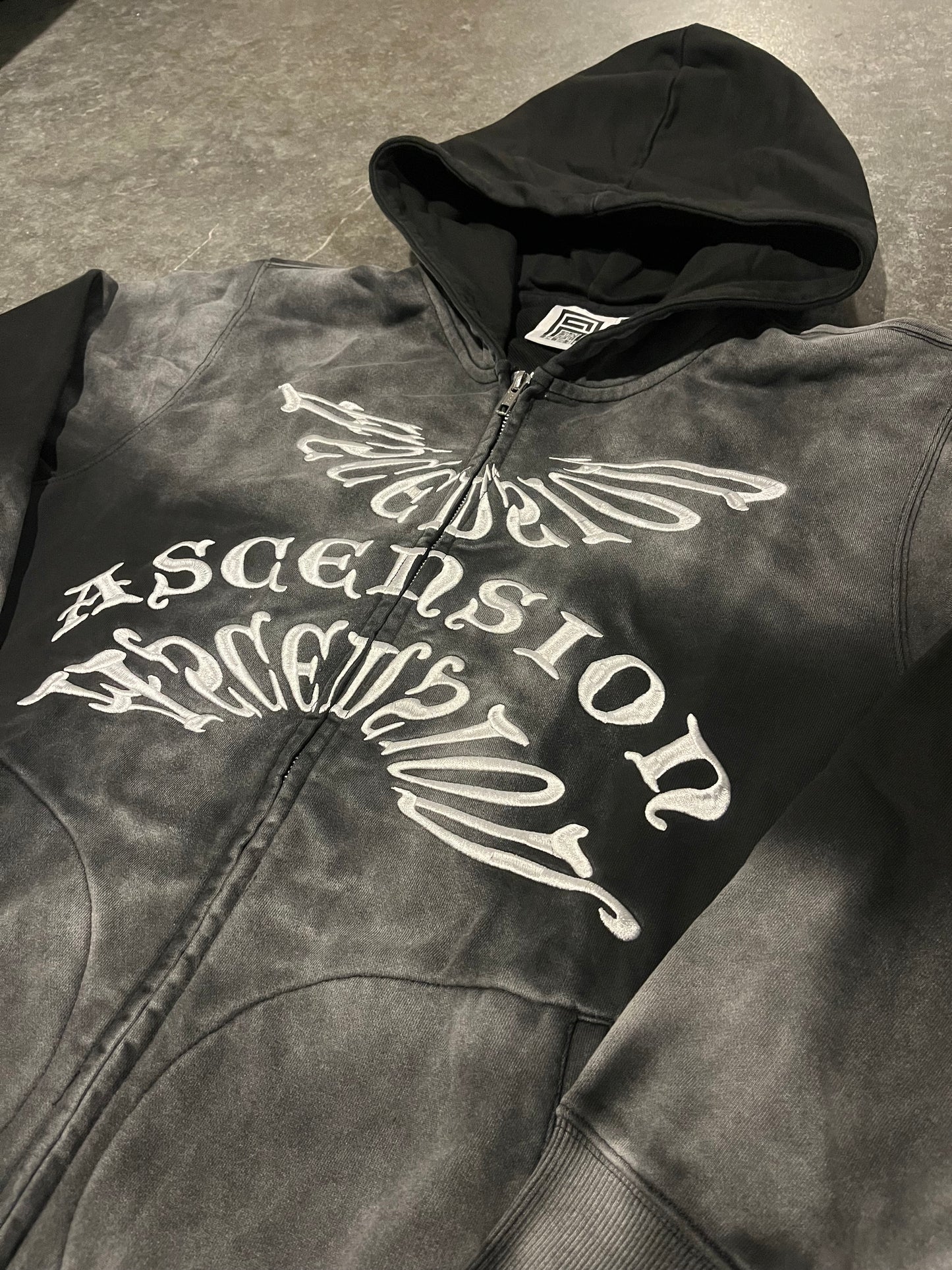 REVERSE ARCH ZIP UP HOODIE